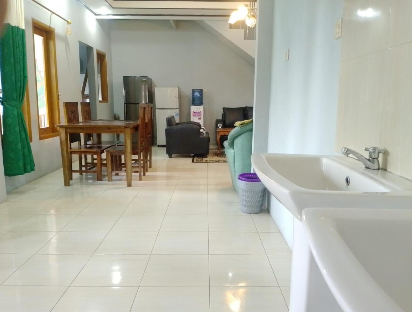 Villa Mutiara Citra Puncak Bu Eva Sampal Exterior photo