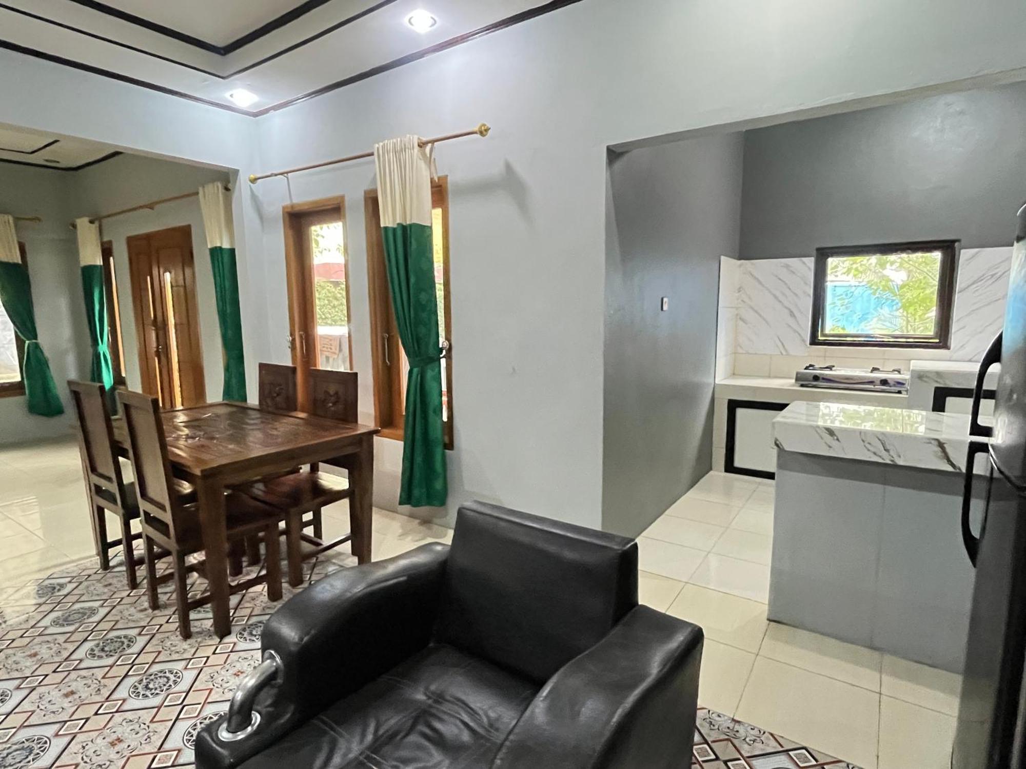 Villa Mutiara Citra Puncak Bu Eva Sampal Exterior photo