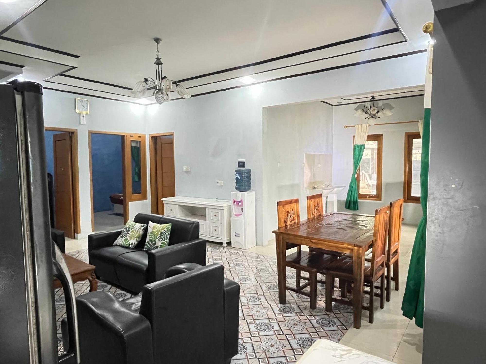 Villa Mutiara Citra Puncak Bu Eva Sampal Exterior photo